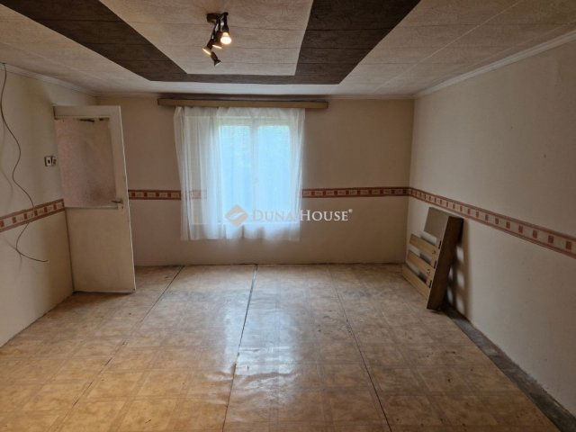 Eladó családi ház, Tóalmáson 26.9 M Ft, 3 szobás