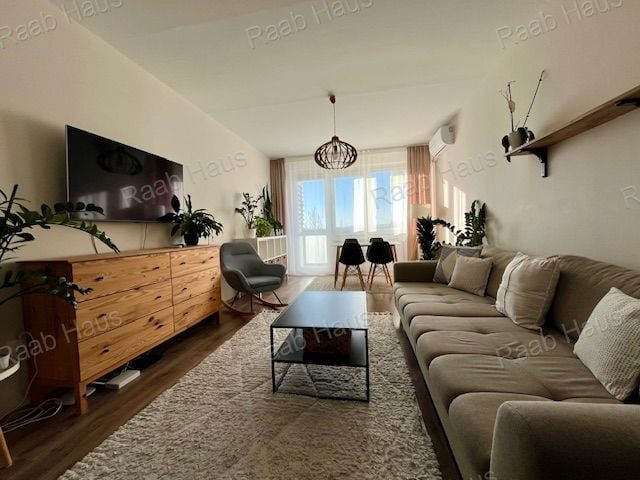 Kiadó panellakás, albérlet, Győrött 195 E Ft / hó, 2 szobás