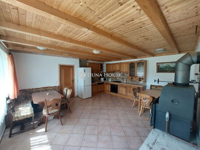 Eladó családi ház, Ozorán 80 M Ft, 4 szobás