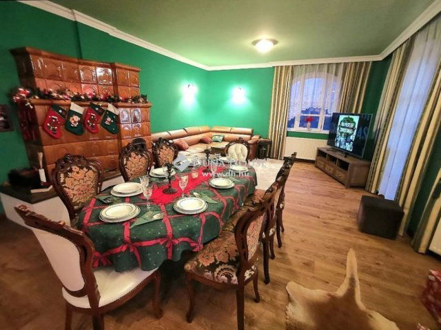 Eladó családi ház, Gyömrőn 219 M Ft, 10 szobás