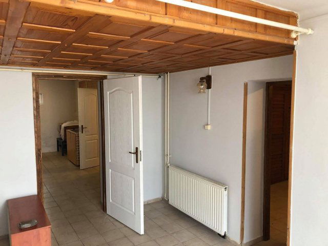Eladó üzlethelyiség, Kiskunhalason 15.5 M Ft, 3 szobás