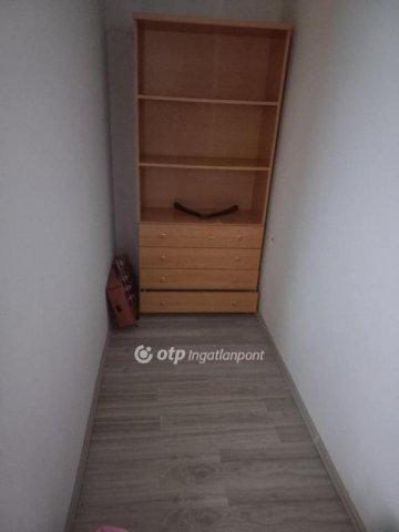 Eladó családi ház, Báron 24.5 M Ft, 4 szobás