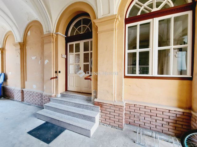 Kiadó téglalakás, albérlet, Békéscsabán, Irányi utcában