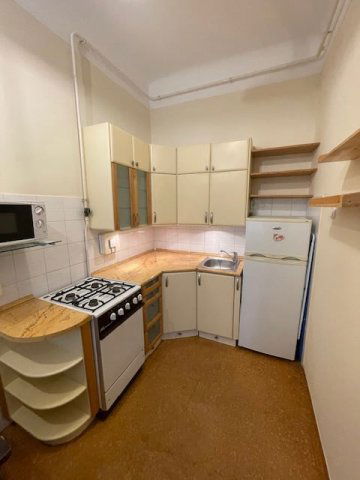 Kiadó téglalakás, albérlet, V. kerületben, Múzeum körúton