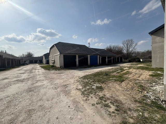 Eladó garázs, Tatabányán 8.9 M Ft / költözzbe.hu