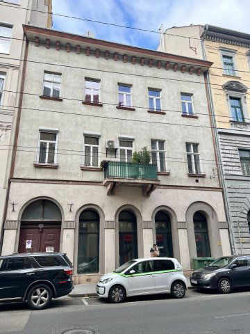 Eladó téglalakás, Budapesten, VI. kerületben, Király utcában