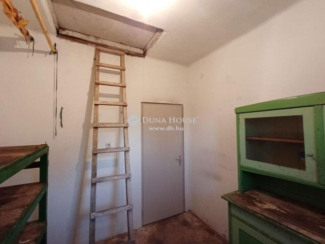 Eladó családi ház, Szentkirályon 34.9 M Ft, 3 szobás