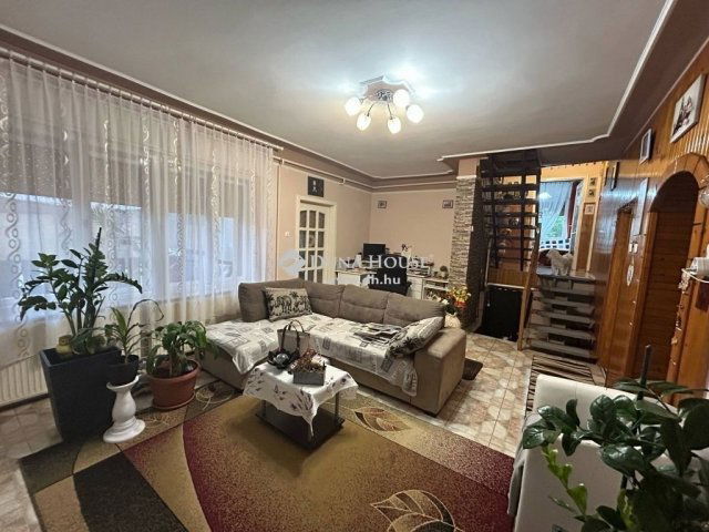 Eladó családi ház, Pilisen 95 M Ft, 6 szobás