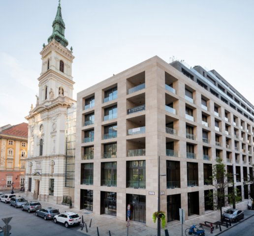 Kiadó üzlethelyiség, Budapesten, V. kerületben, Szervita téren