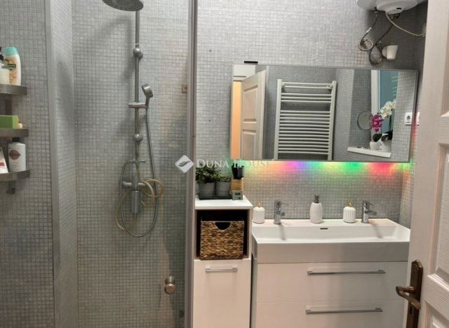 Eladó téglalakás, Budapesten, II. kerületben 79.8 M Ft, 2 szobás