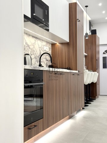 Eladó téglalakás, Budapesten, VII. kerületben 168 M Ft, 4 szobás