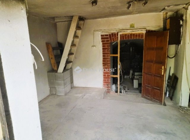 Eladó nyaraló, Esztergomban 3.5 M Ft, 1 szobás