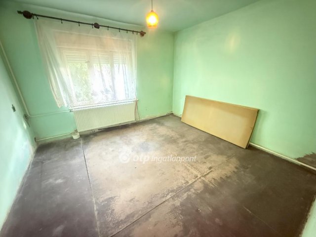 Eladó családi ház, Tiszakécskén 29.5 M Ft, 3 szobás