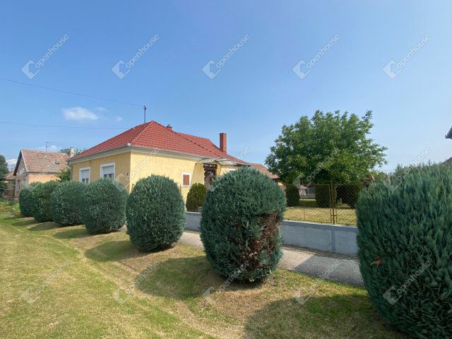 Eladó családi ház, Acsalagon 36.5 M Ft, 3 szobás