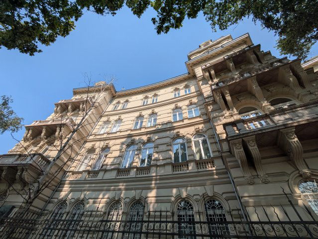 Eladó téglalakás, Budapesten, VI. kerületben, Benczúr utcában