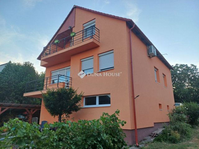 Eladó családi ház, Várpalotán, Pacsirta utcában 174.9 M Ft