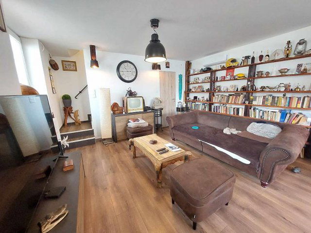 Eladó családi ház, Budapesten, XV. kerületben 89.9 M Ft