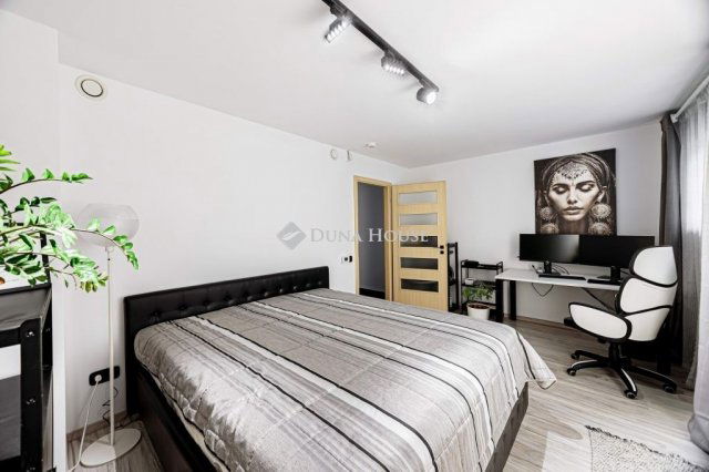 Eladó családi ház, Budaörsön 299 M Ft, 5 szobás