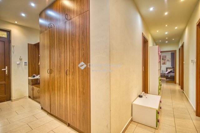 Eladó családi ház, Pilisszentkereszten 299 M Ft, 5 szobás