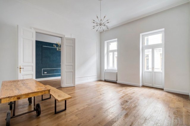 Kiadó téglalakás, albérlet, VI. kerületben, Nagymező utcában