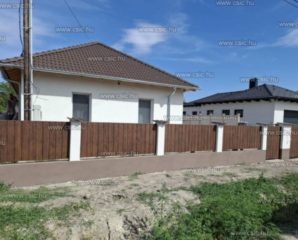 Eladó családi ház, Iváncsán 84.9 M Ft, 4 szobás
