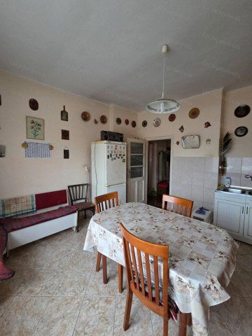 Eladó családi ház, Oroszlányban 45.5 M Ft, 3 szobás