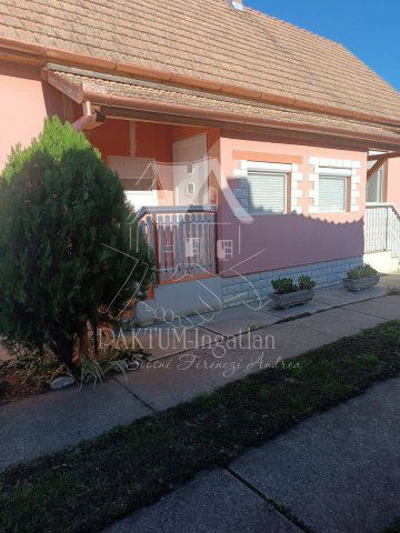 Eladó családi ház, Rákócziújfalun 33 M Ft, 2 szobás