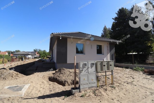 Eladó ikerház, Kecskeméten 66 M Ft, 3 szobás