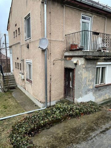 Eladó téglalakás, Ajkán 20 M Ft, 1+2 szobás