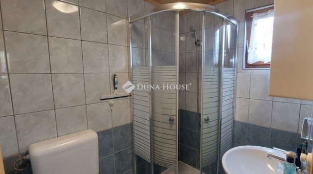 Eladó nyaraló, Tatabányán 19.9 M Ft, 1 szobás