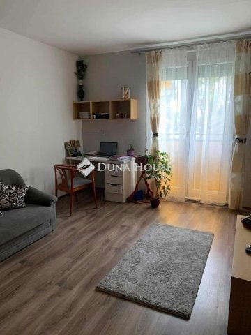 Eladó panellakás, Pécsett 42.9 M Ft, 2 szobás