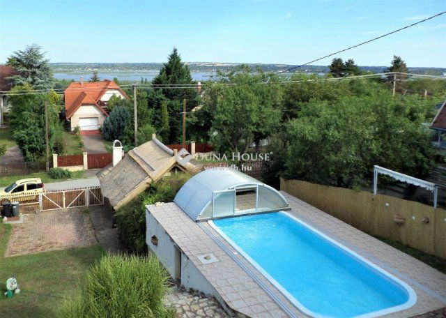 Eladó családi ház, Sukorón 96.25 M Ft, 5 szobás