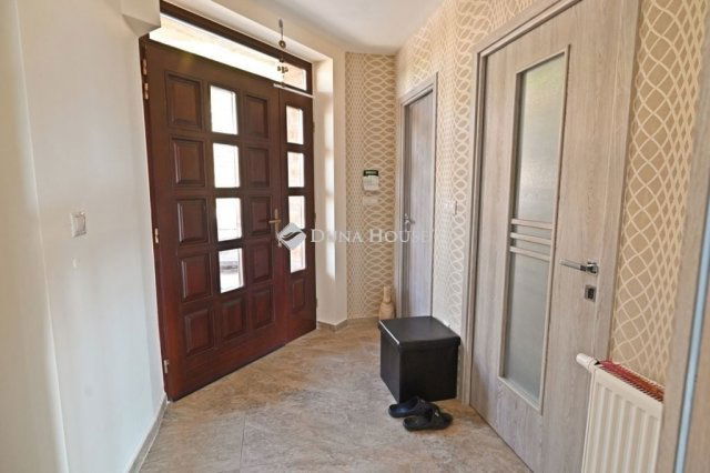 Eladó ikerház, Pécsett 189 M Ft, 4 szobás / költözzbe.hu