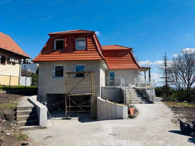 Eladó családi ház, Szentendrén 235 M Ft, 5 szobás