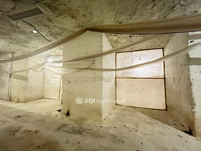 Eladó ipari ingatlan, Budapesten, XXII. kerületben 87.9 M Ft