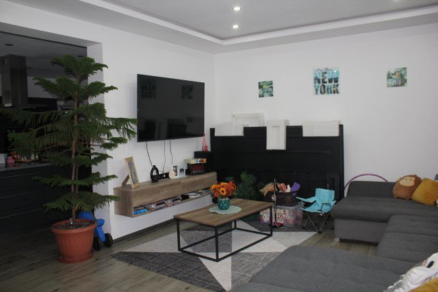 Eladó családi ház, Csornán 92 M Ft, 3 szobás