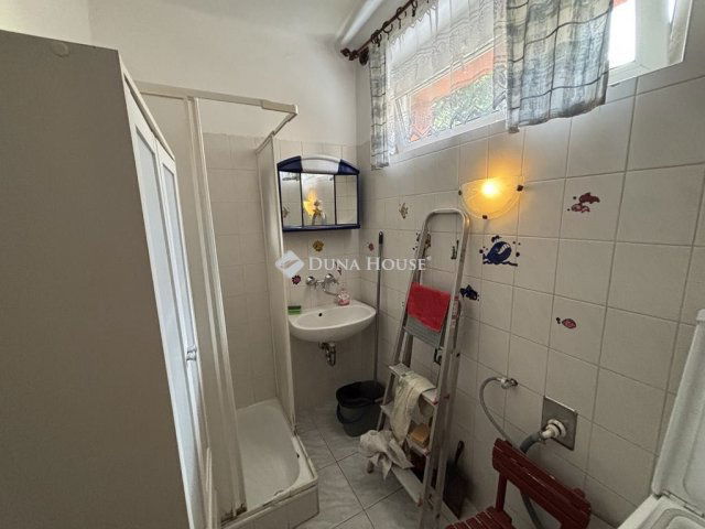 Eladó panellakás, Mosonmagyaróváron 41.99 M Ft, 2 szobás