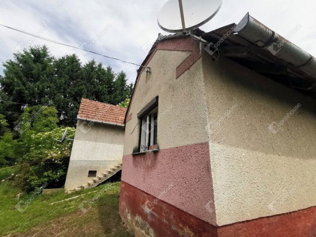 Eladó nyaraló, Homokkomáromon 3.5 M Ft, 2 szobás