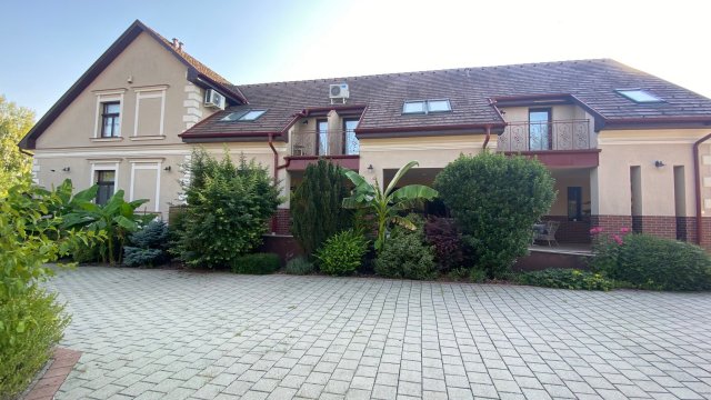 Eladó hotel, Dunapatajon 250 M Ft, 6 szobás / költözzbe.hu