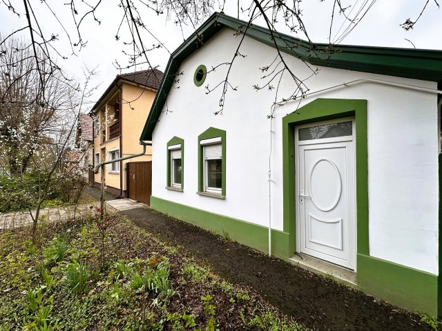 Eladó családi ház, Békéscsabán 24.5 M Ft, 2 szobás