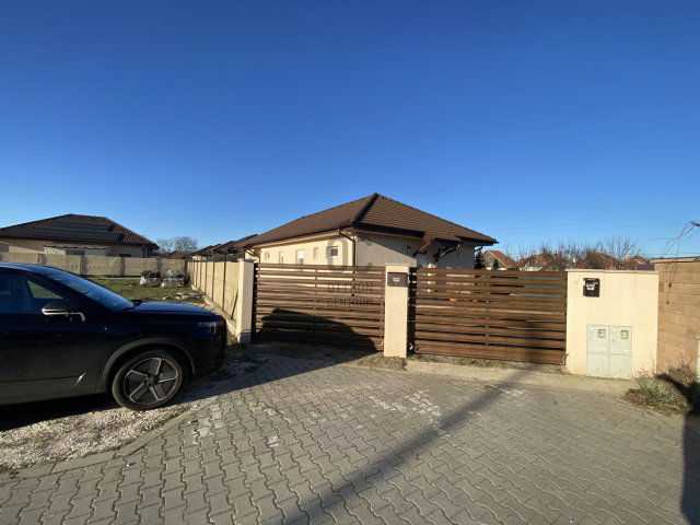 Eladó ikerház, Albertirsán 69.9 M Ft, 4 szobás