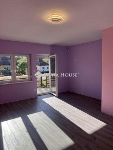 Eladó családi ház, Úrin 99.9 M Ft, 4 szobás