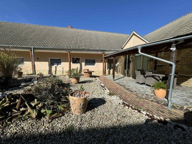 Eladó családi ház, Hőgyészen 38 M Ft, 3 szobás