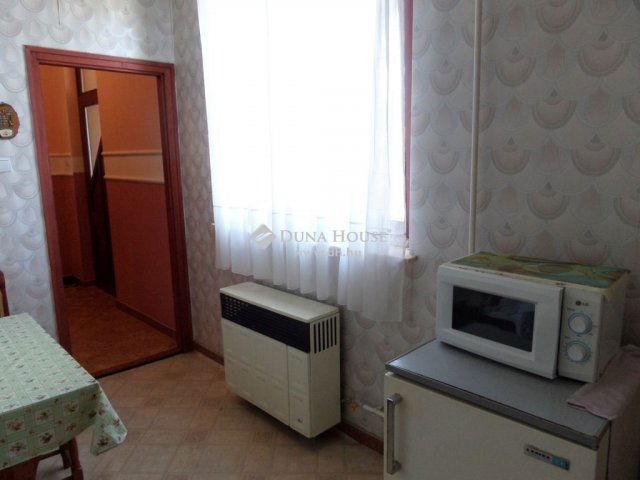 Eladó családi ház, Orosházán 72 M Ft, 3 szobás