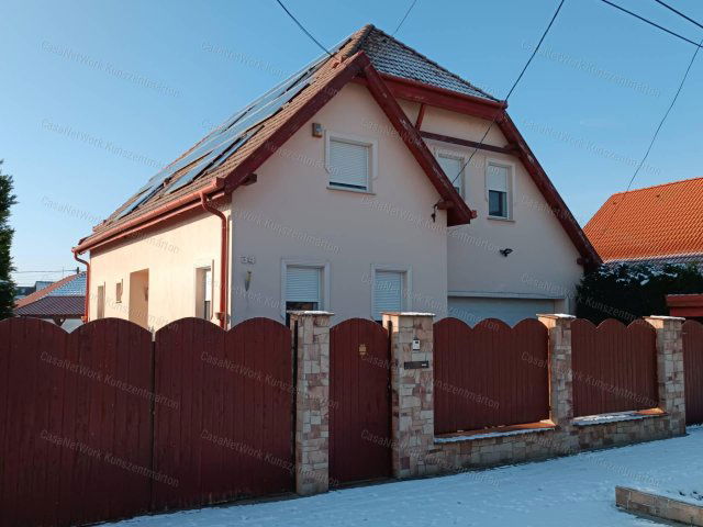 Eladó családi ház, Vecsésen 229 M Ft, 6 szobás
