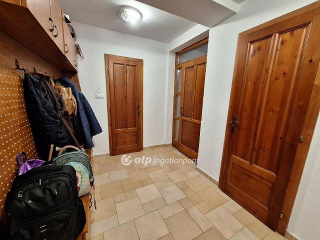 Eladó családi ház, Tótvázsonyban 150 M Ft, 6+1 szobás