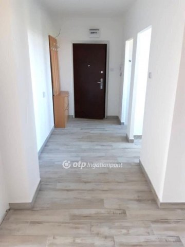 Eladó panellakás, Budapesten, IV. kerületben 73.9 M Ft