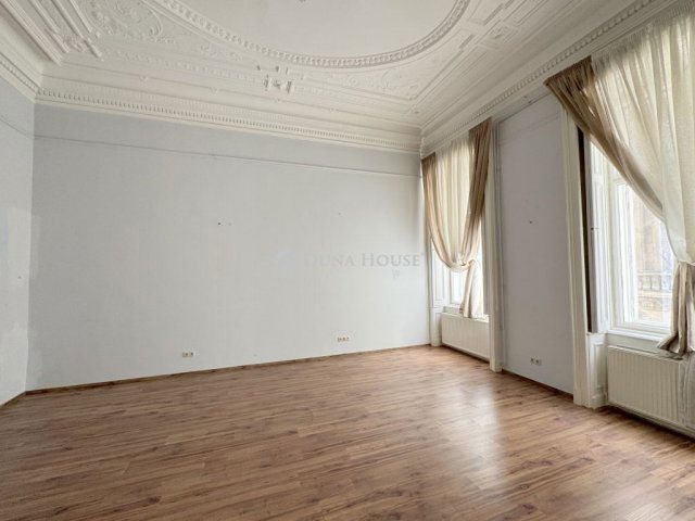 Kiadó téglalakás, albérlet, V. kerületben, Nádor utcában