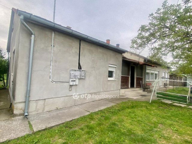 Eladó családi ház, Jászkisérén 18.99 M Ft, 4+1 szobás