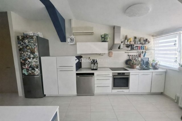 Eladó téglalakás, Dunakeszin 65 M Ft, 3 szobás